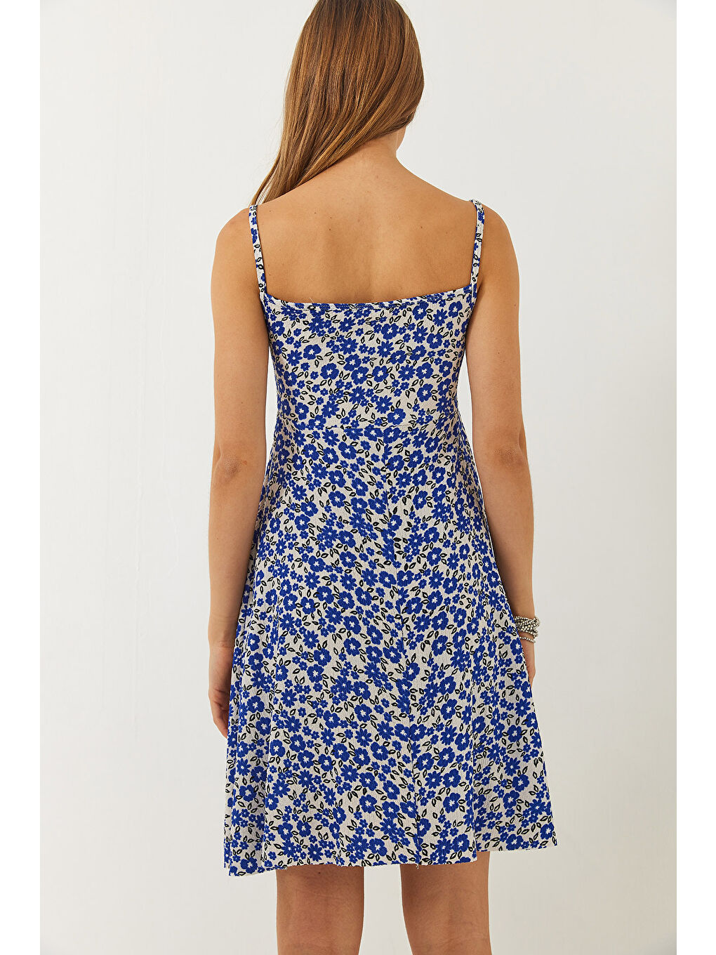 Mavi Kadın İnce Askılı Büzgü Detaylı Çiçek Desenli Mini Elbise-7