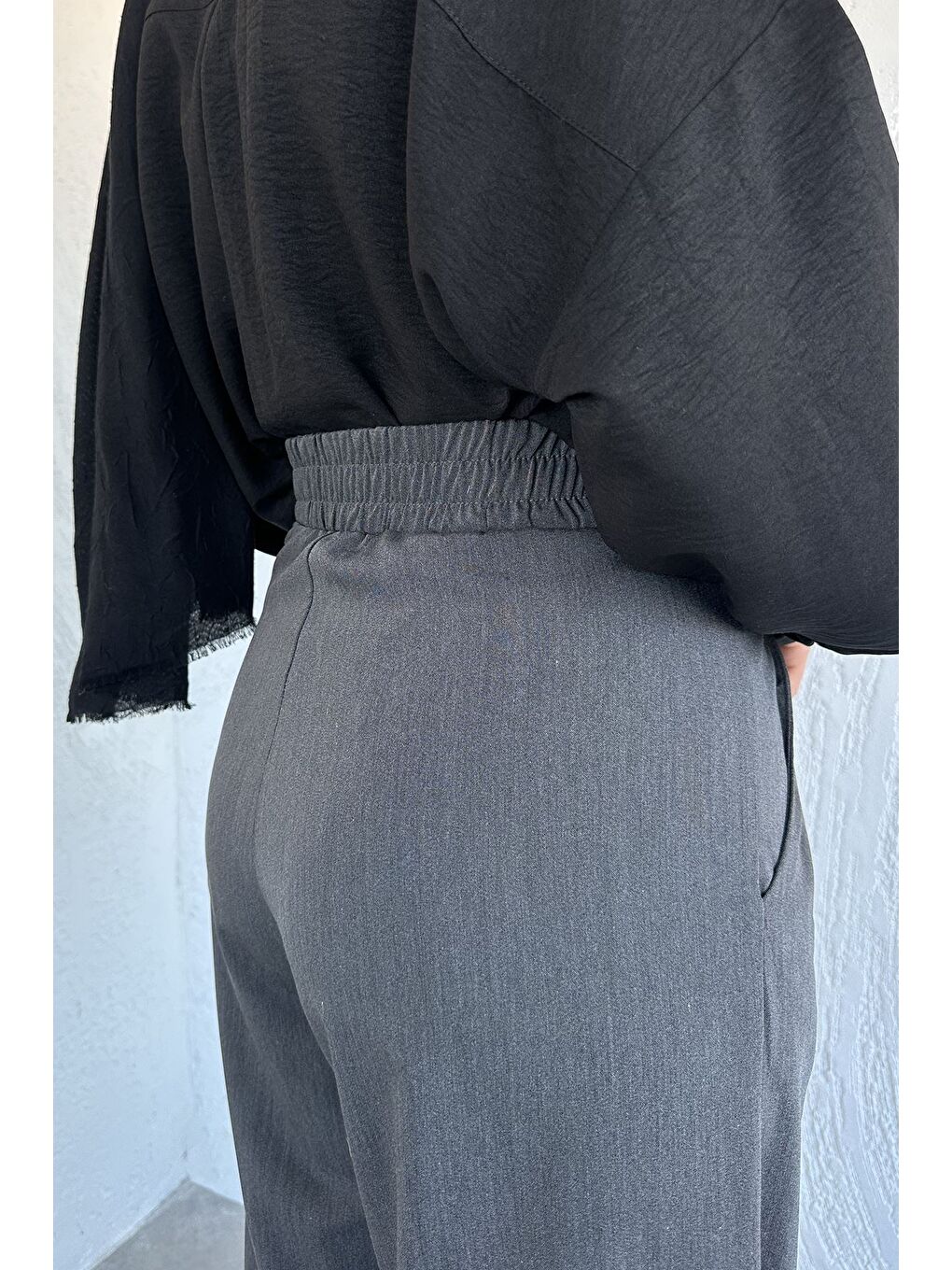 Antrasit Pileli Kemer Aksesuarlı Tesettür Kumaş Pantolon-7
