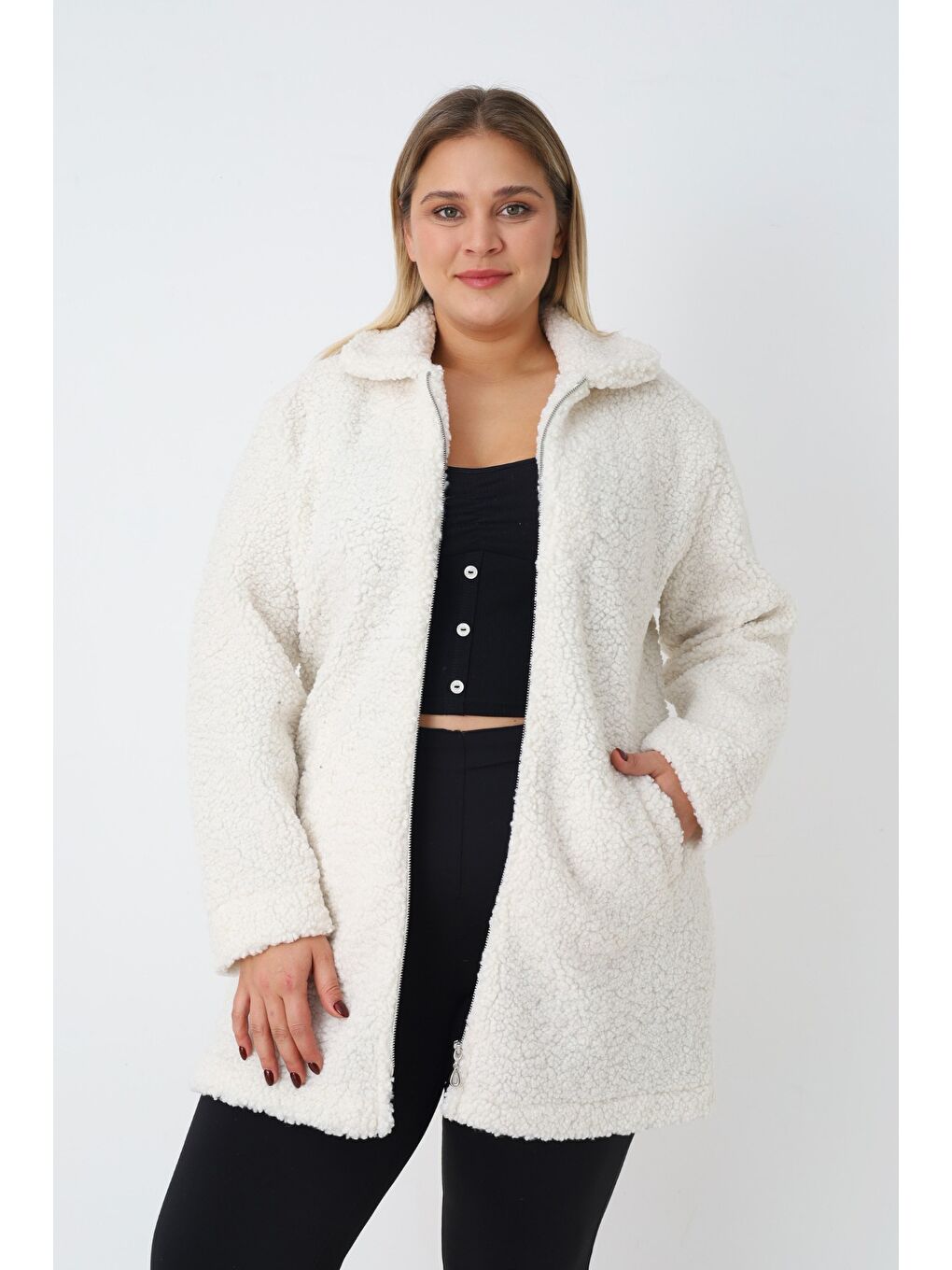 Beyaz Kadın Büyük Beden Siyah Fermuarlı Cepli Soft Teddy Pelüş Uzun Kollu Hırka-3
