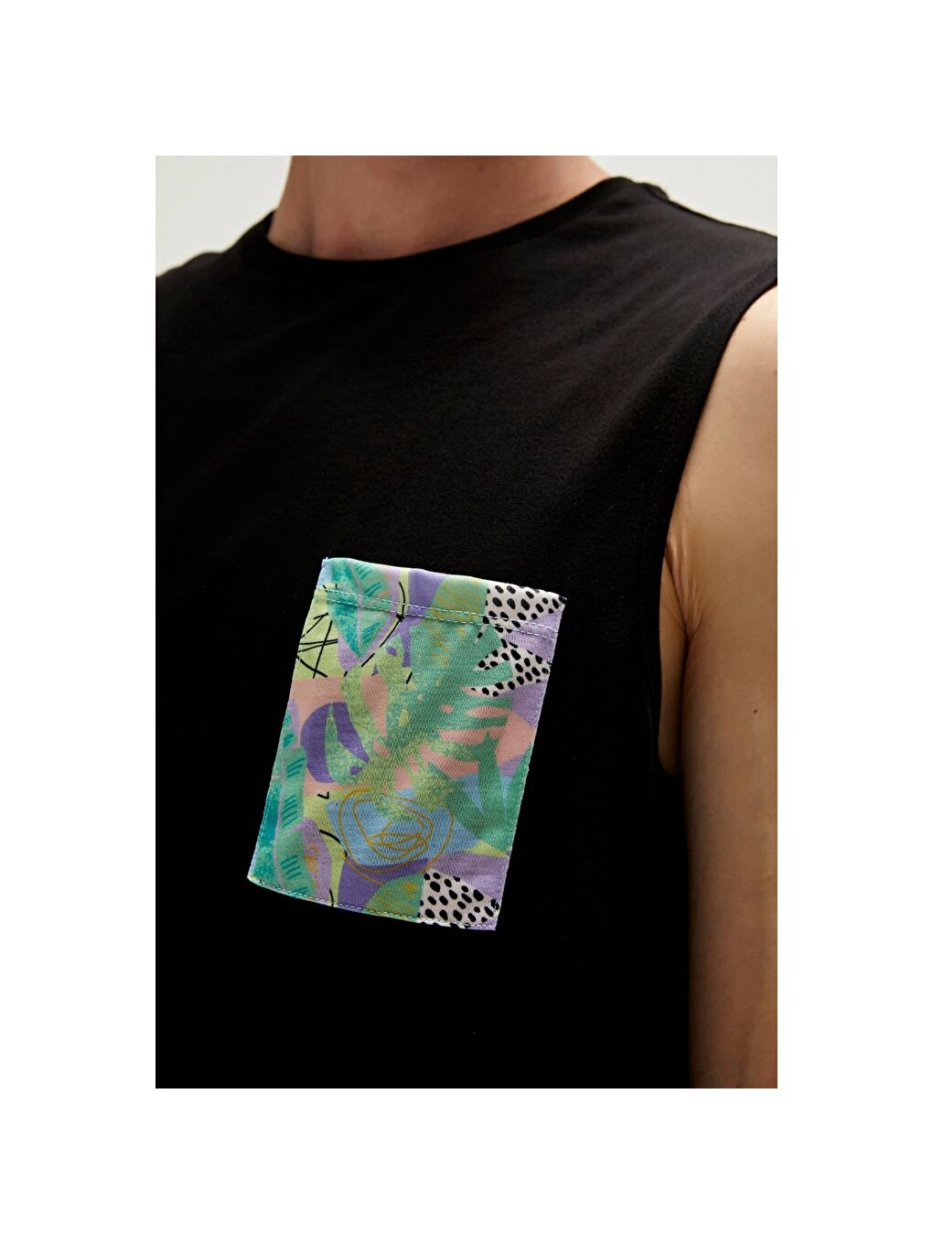 Monstera Erkek Siyah Bisiklet Yaka Kolsuz Tişört-1