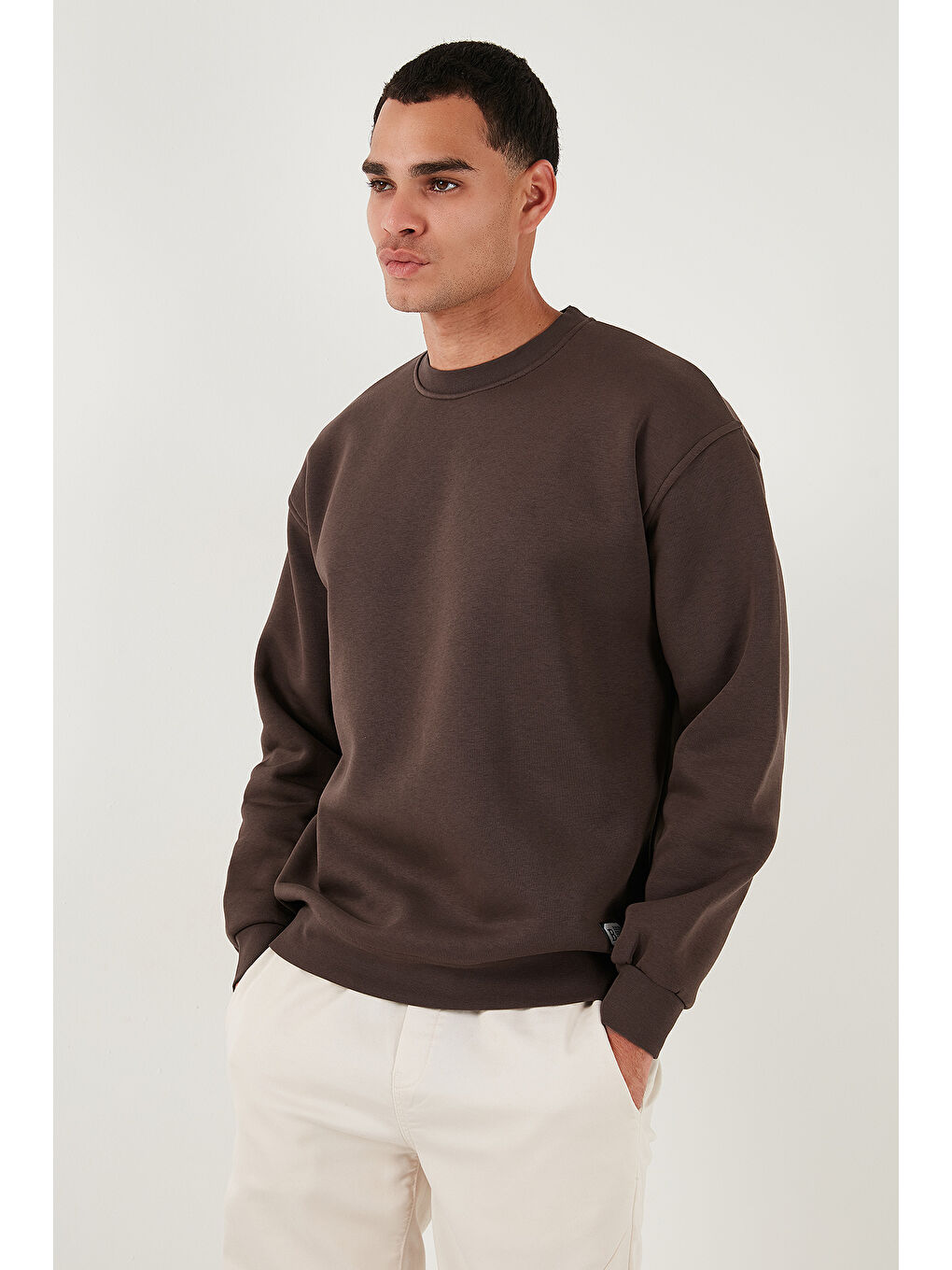 Kahverengi Regular Fit Bisiklet Yaka Pamuklu İçi Tüylü Yumuşak Şardonlu Erkek Sweat 5905255-3