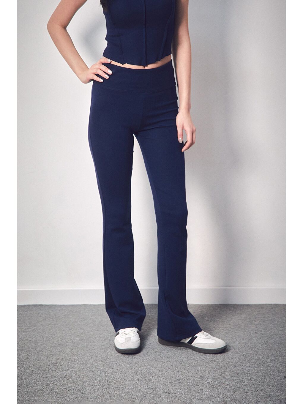 Lacivert Beli Lastikli Yüksek Bel Flare Pantolon-1