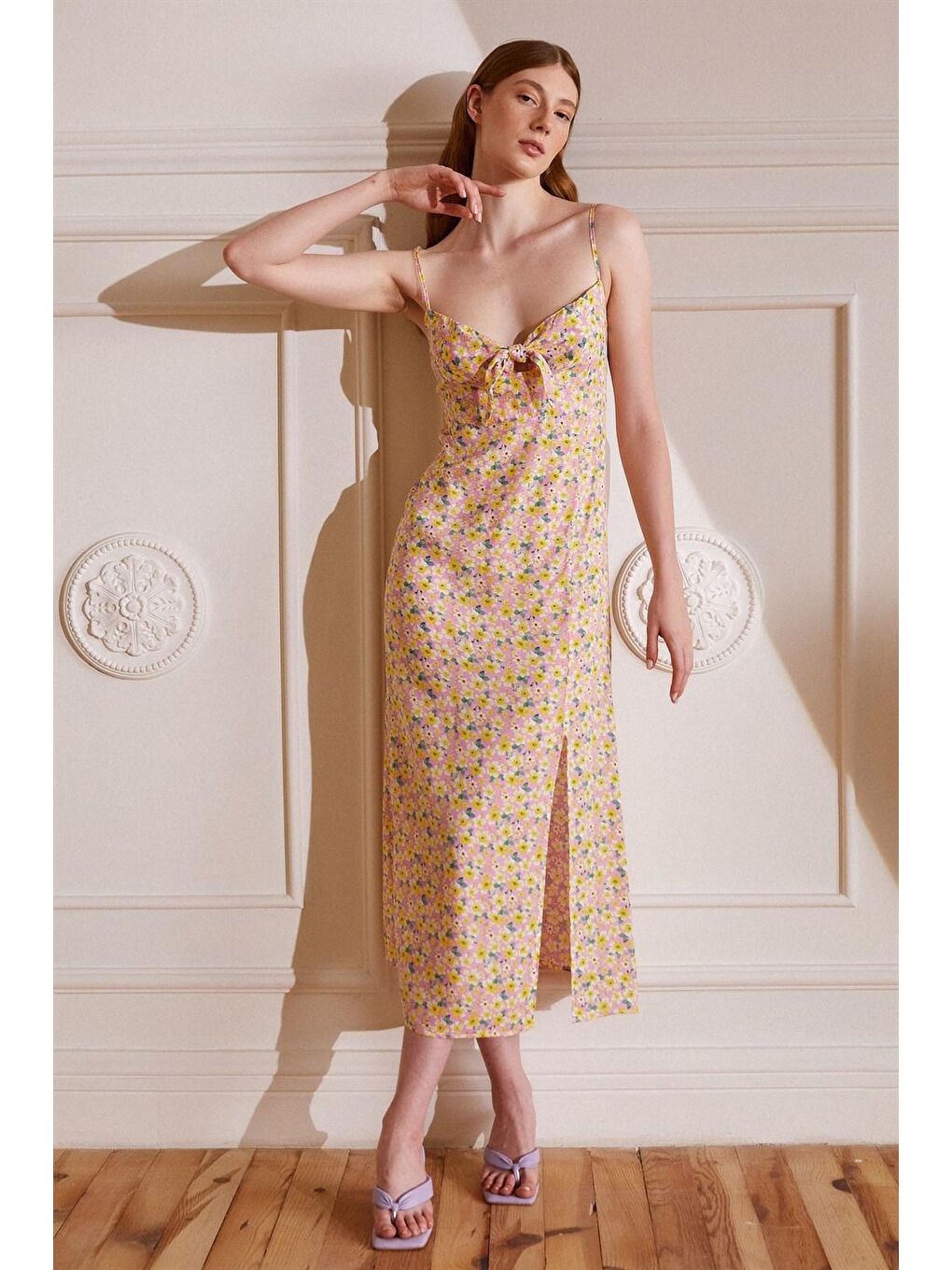 Pembe Arkası Büzgülü Fiyonklu Çiçek Desen Elbise-2