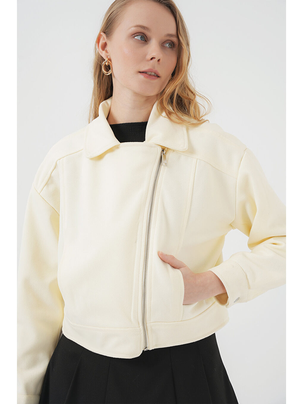 Ekru 0717 Kadın Kısa Kaşe Ceket - Krem-2