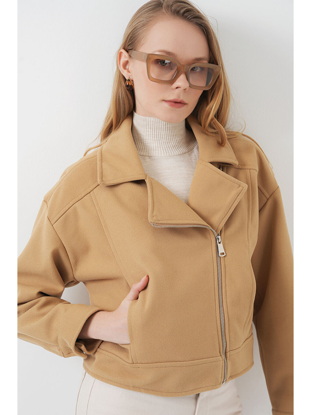 Bej 0717 Kadın Kısa Kaşe Ceket - Bisküvi-2
