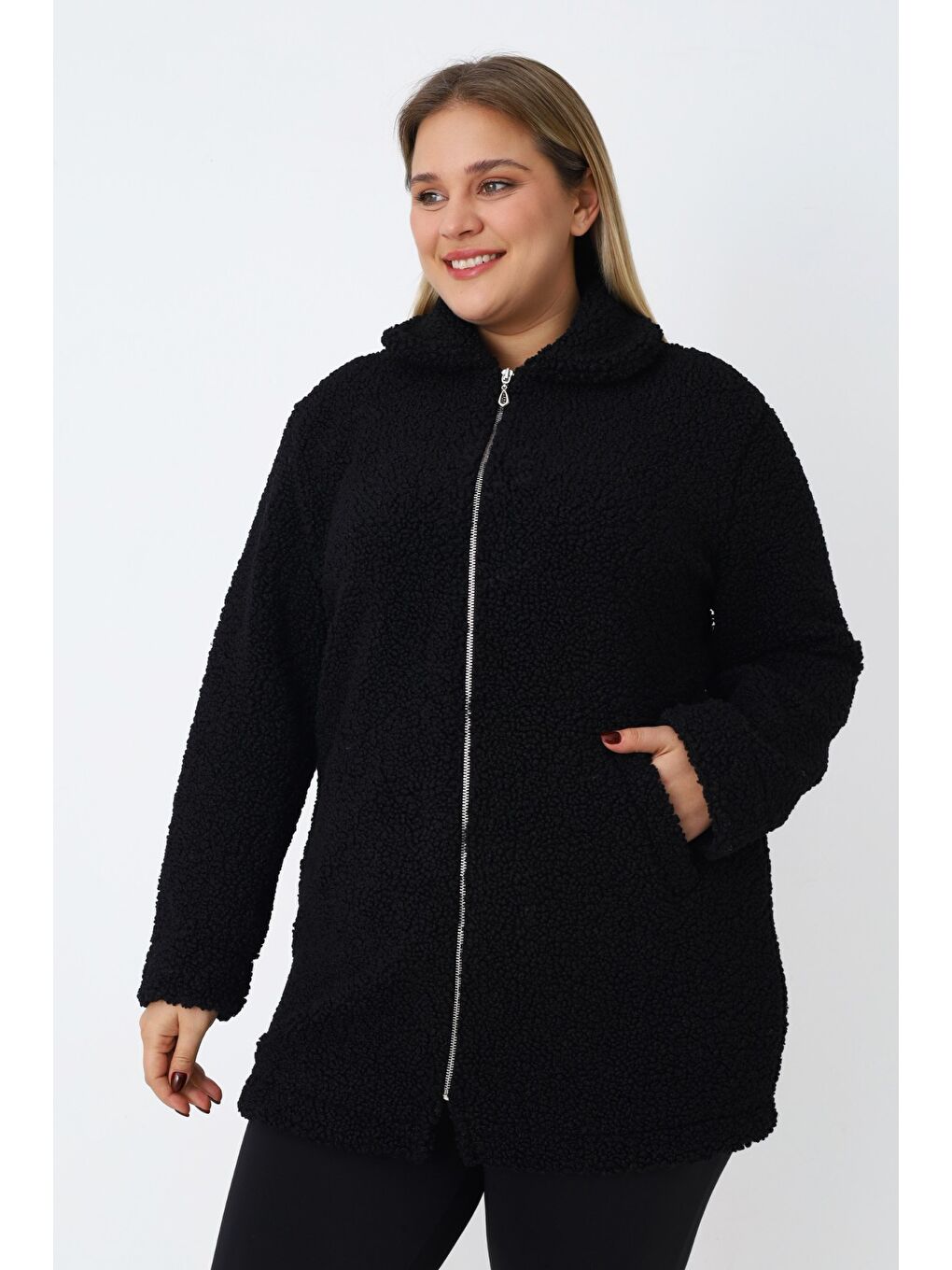 Kadın Büyük Beden Siyah Fermuarlı Cepli Soft Teddy Pelüş Uzun Kollu Hırka-4