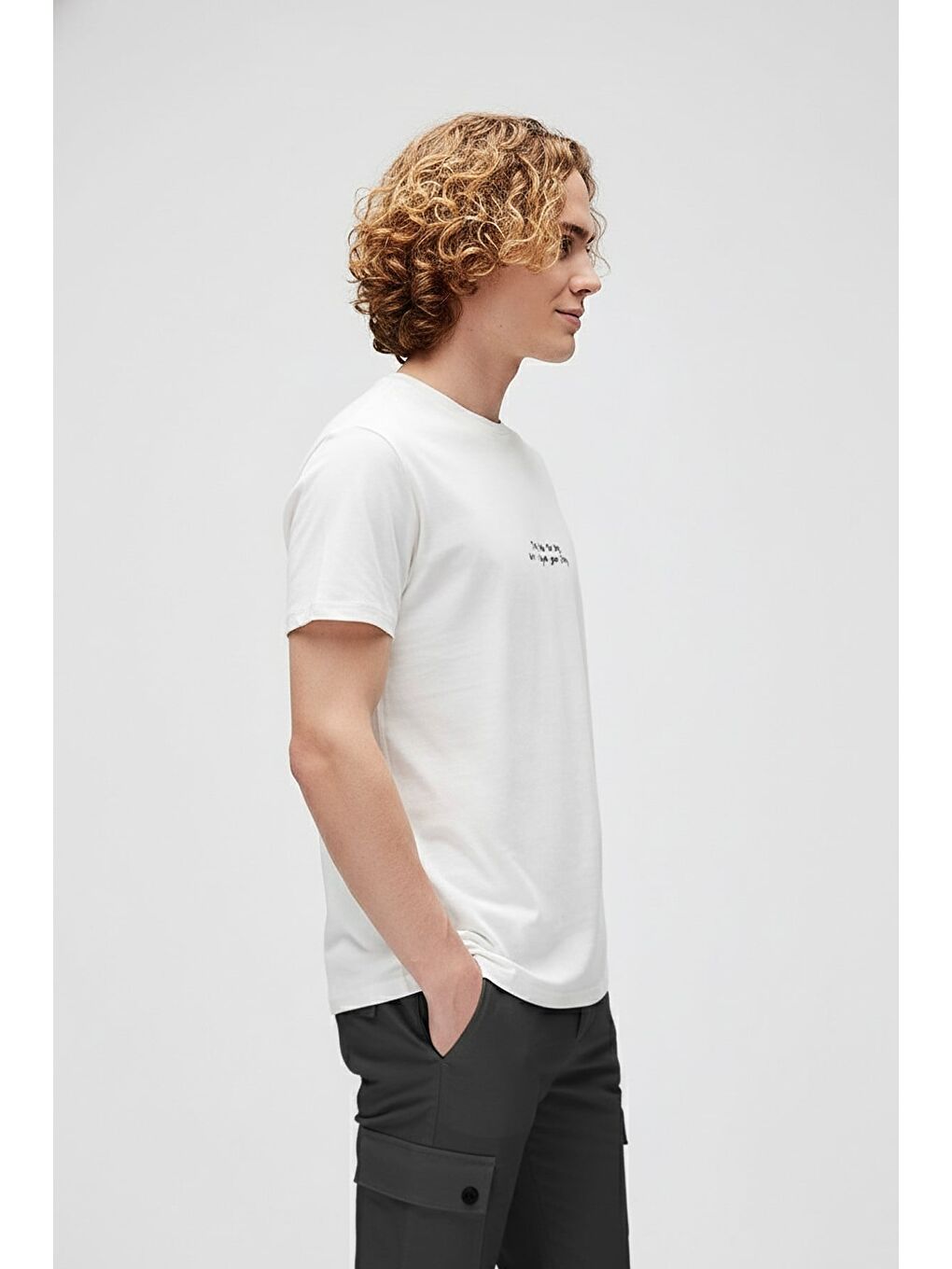 Too Shy Beyaz Erkek Baskılı Tişört-1