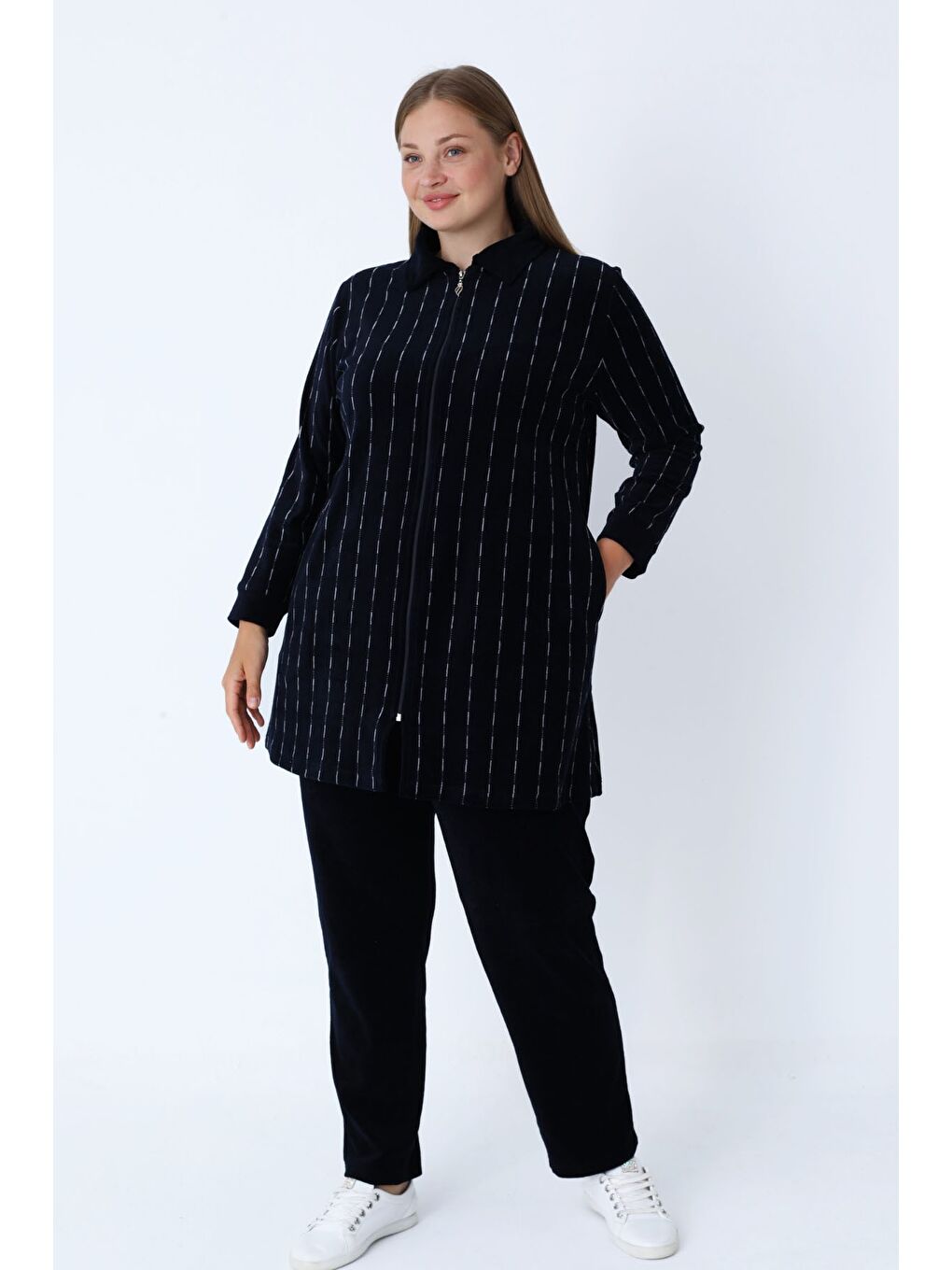 Kadın Büyük Beden Lacivert Çizgi Desenli Fermuarlı Cepli Pamuklu Kadife Alt-Üst Takım-2