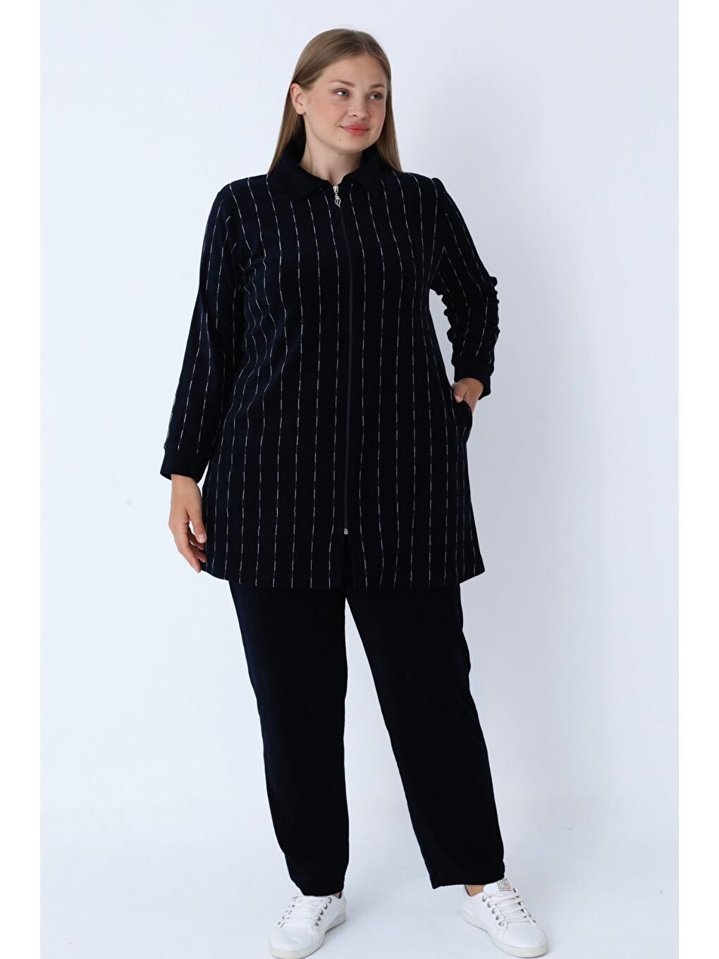 Kadın Büyük Beden Lacivert Çizgi Desenli Fermuarlı Cepli Pamuklu Kadife Alt-Üst Takım-3