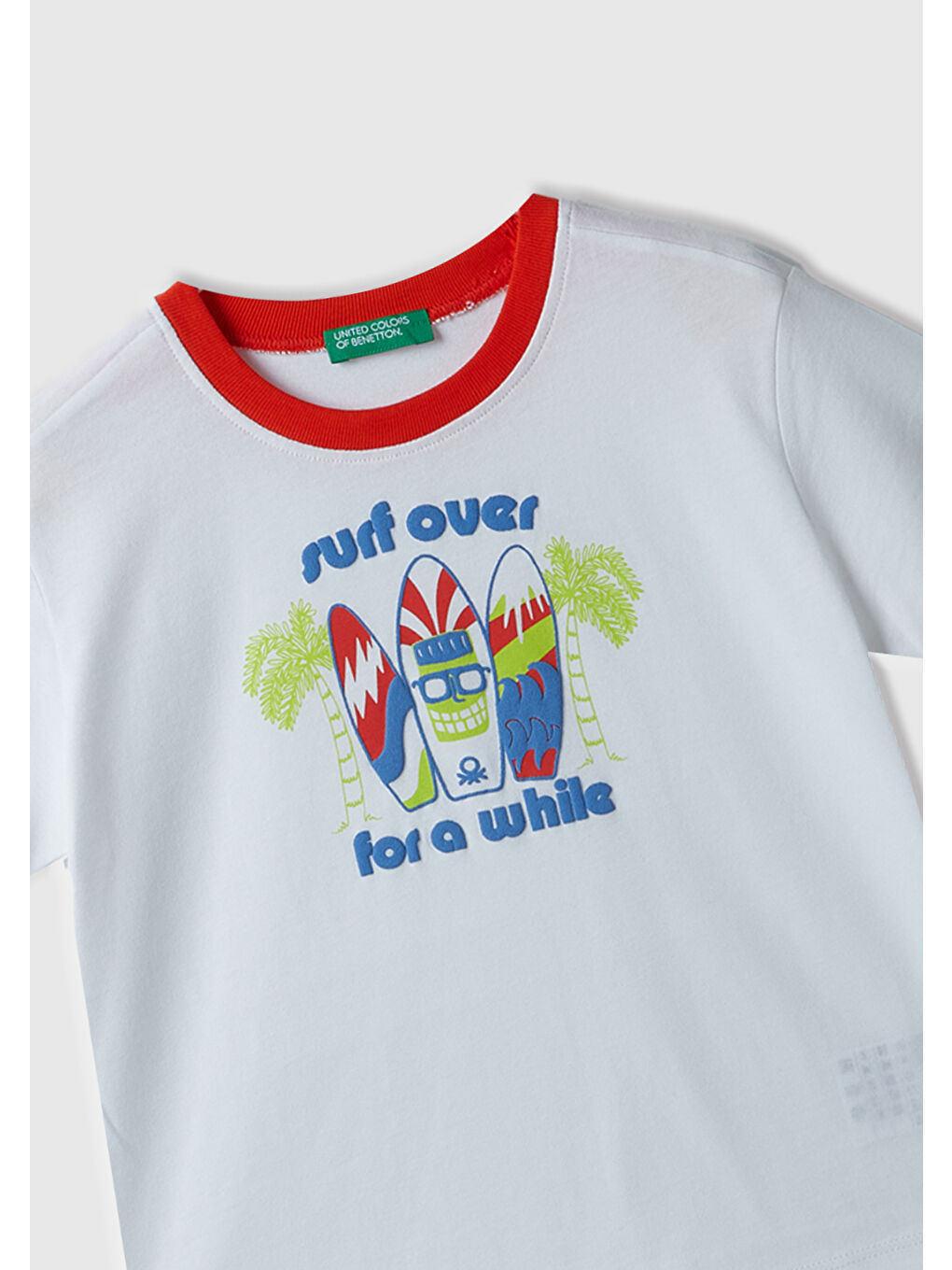 Erkek Çocuk Beyaz Önü Baskılı Yakası ve Kolları Kontrast Renkli Tişört-1