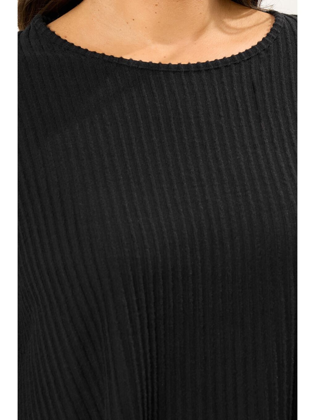 Siyah Büyük Beden Bisiklet Yaka Uzun Kollu Fitilli T-shirt 304381-3