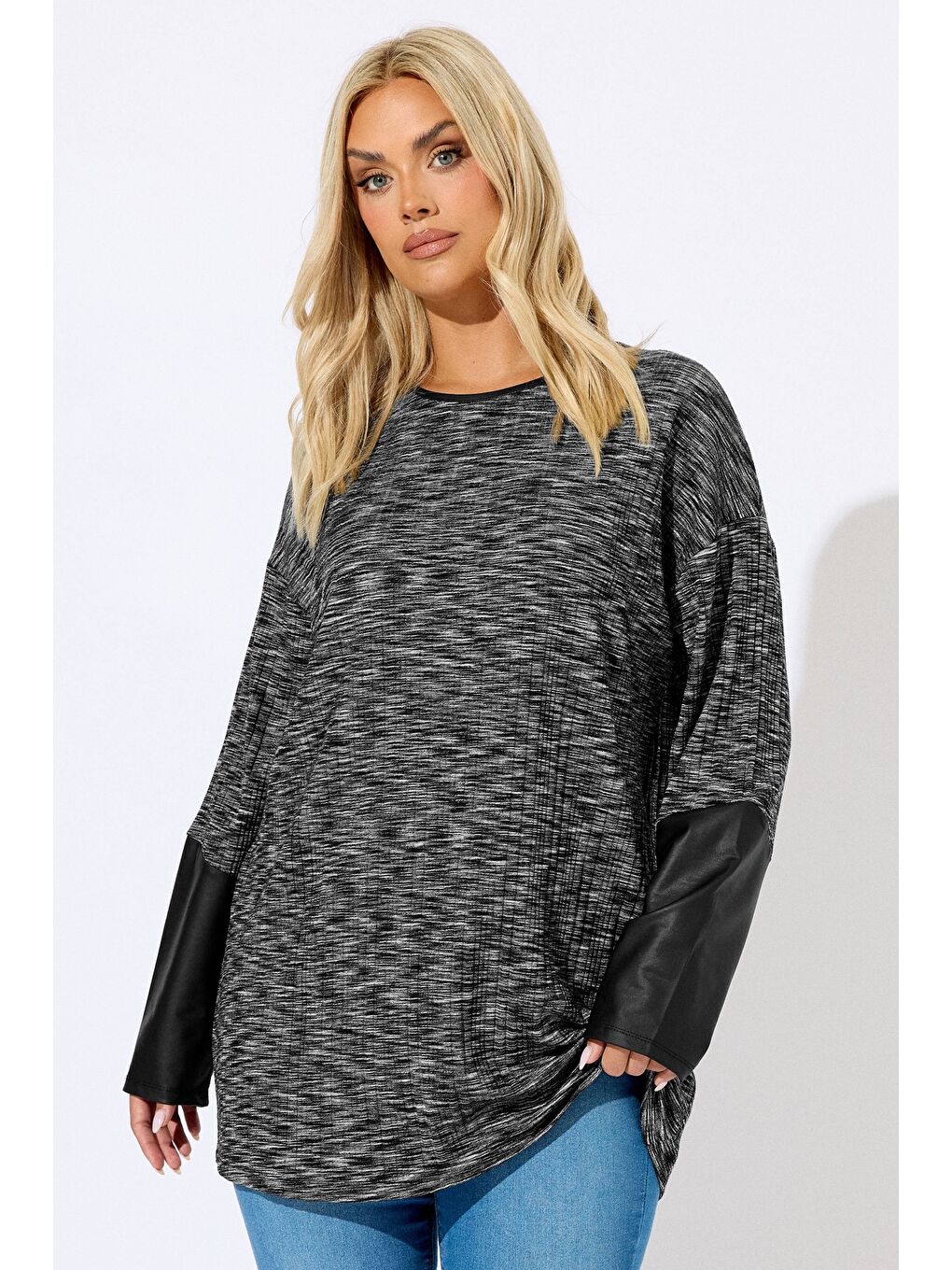 Antrasit Büyük Beden Bisiklet Yaka Uzun Kollu Deri Detaylı T-shirt 303939-1