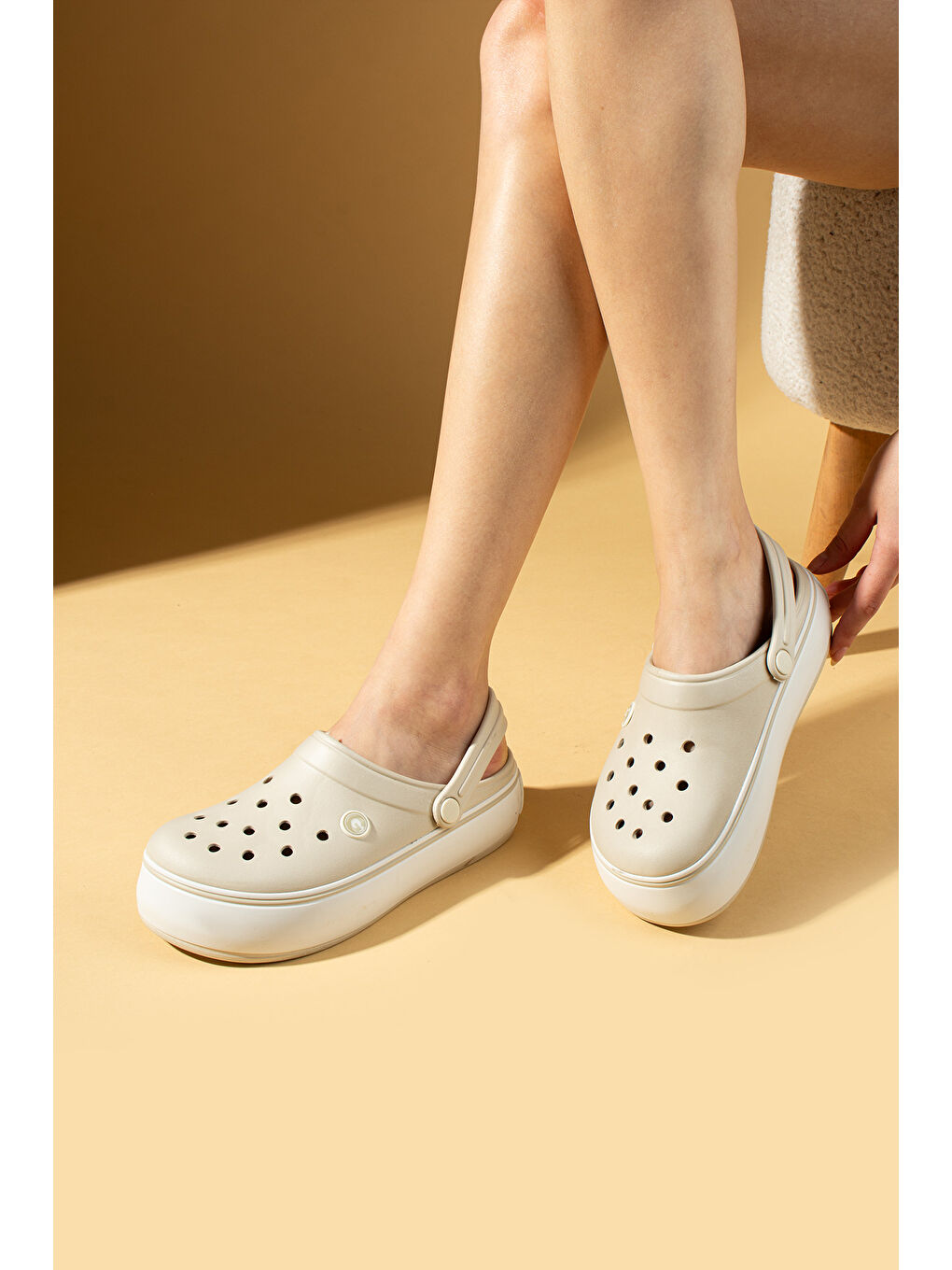 Bej Beyaz Şeritli Yüksek Taban Comfort Eva Kadın Sandalet 011-812-25-1