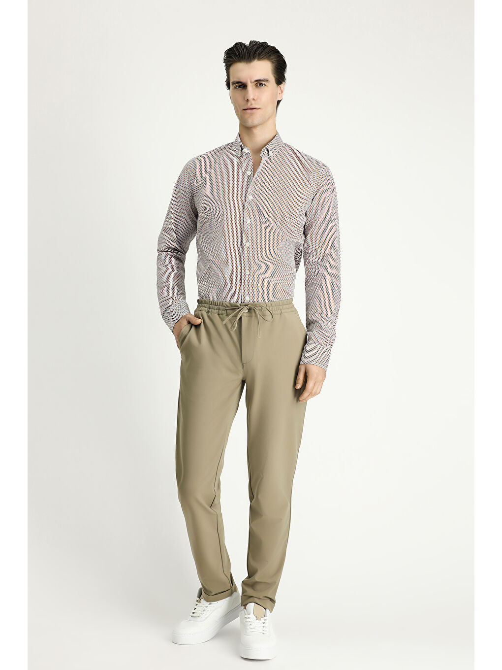 Kahverengi Uzun Kol Slim Fit Dar Kesim Baskılı Pamuk Düğmeli Yaka Gömlek-1