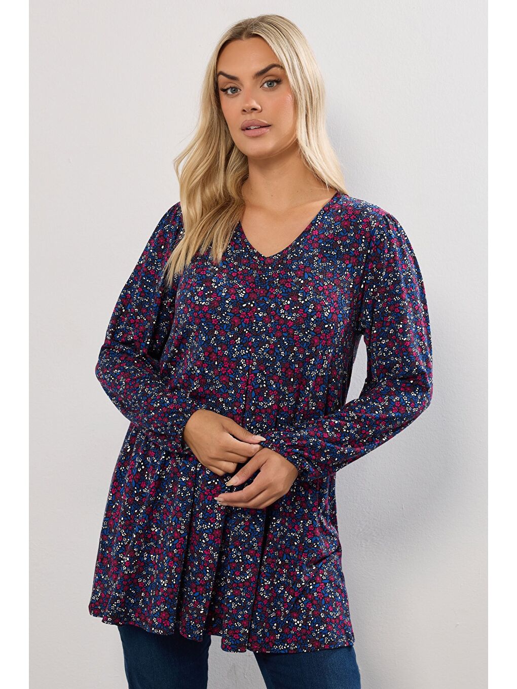 Mor Büyük Beden V Yaka Uzun Kollu Çiçek Desenli T-shirt 322979-1