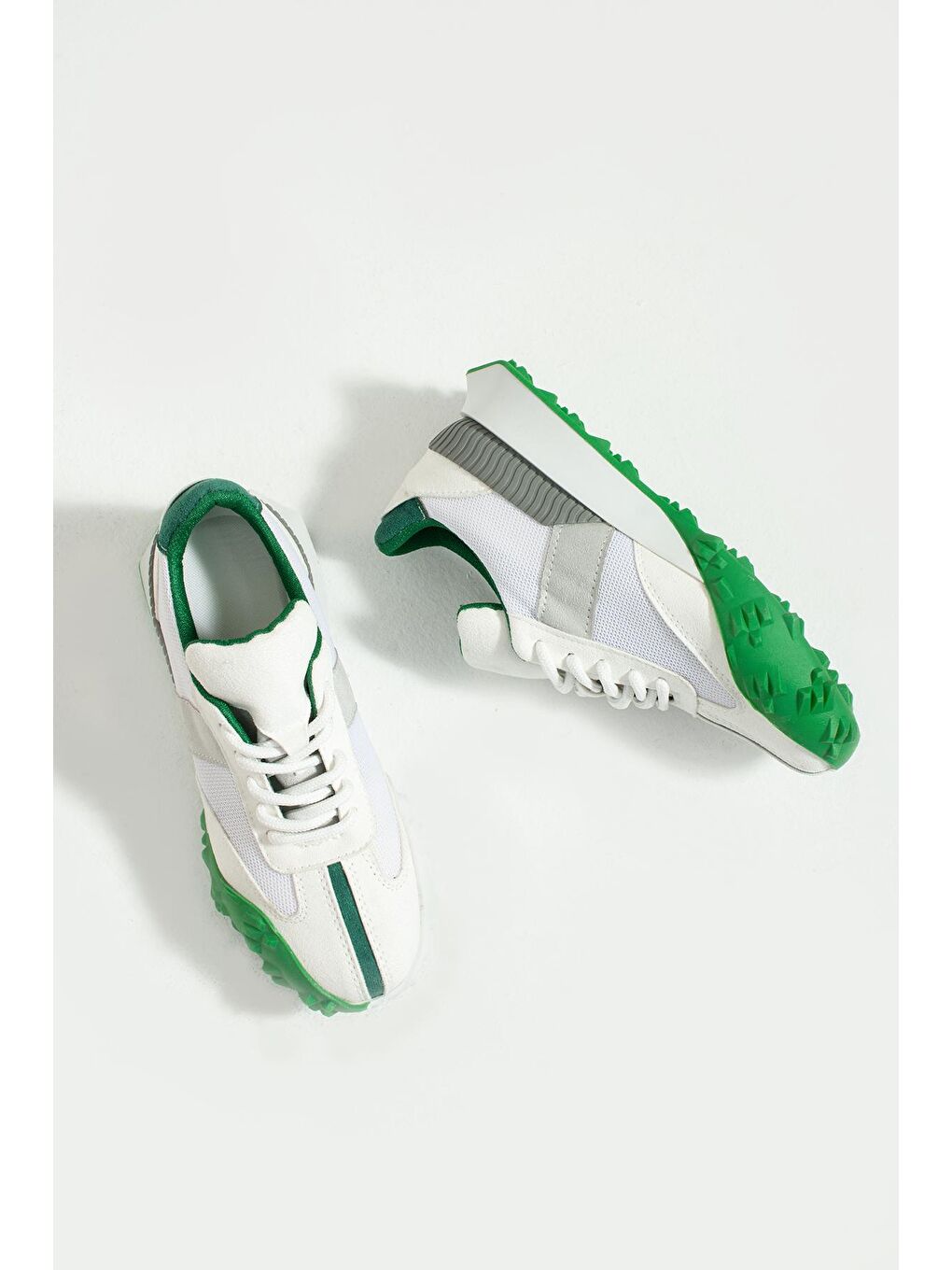 Yeşil Rahat Kalıp Kaymaz Taban Bağcıklı Kadın Sneaker 36-143-23ÇT-3