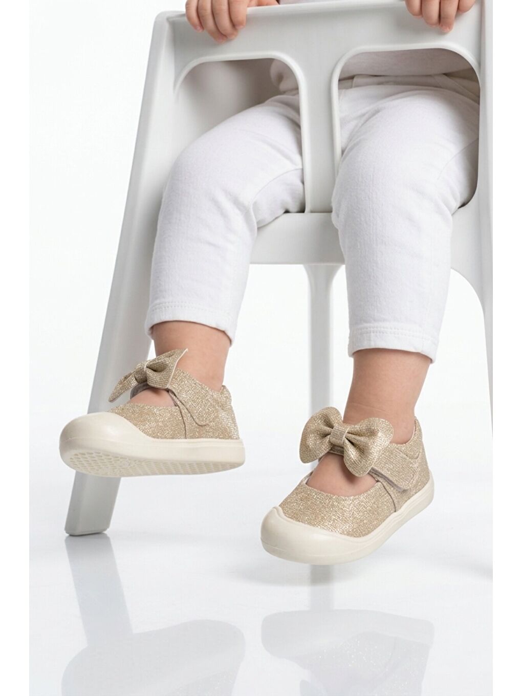 Sarı Altın Cırtlı Hafif Fiyonk Detaylı Anatomik Bebek Ayakkabı Darla İA-1