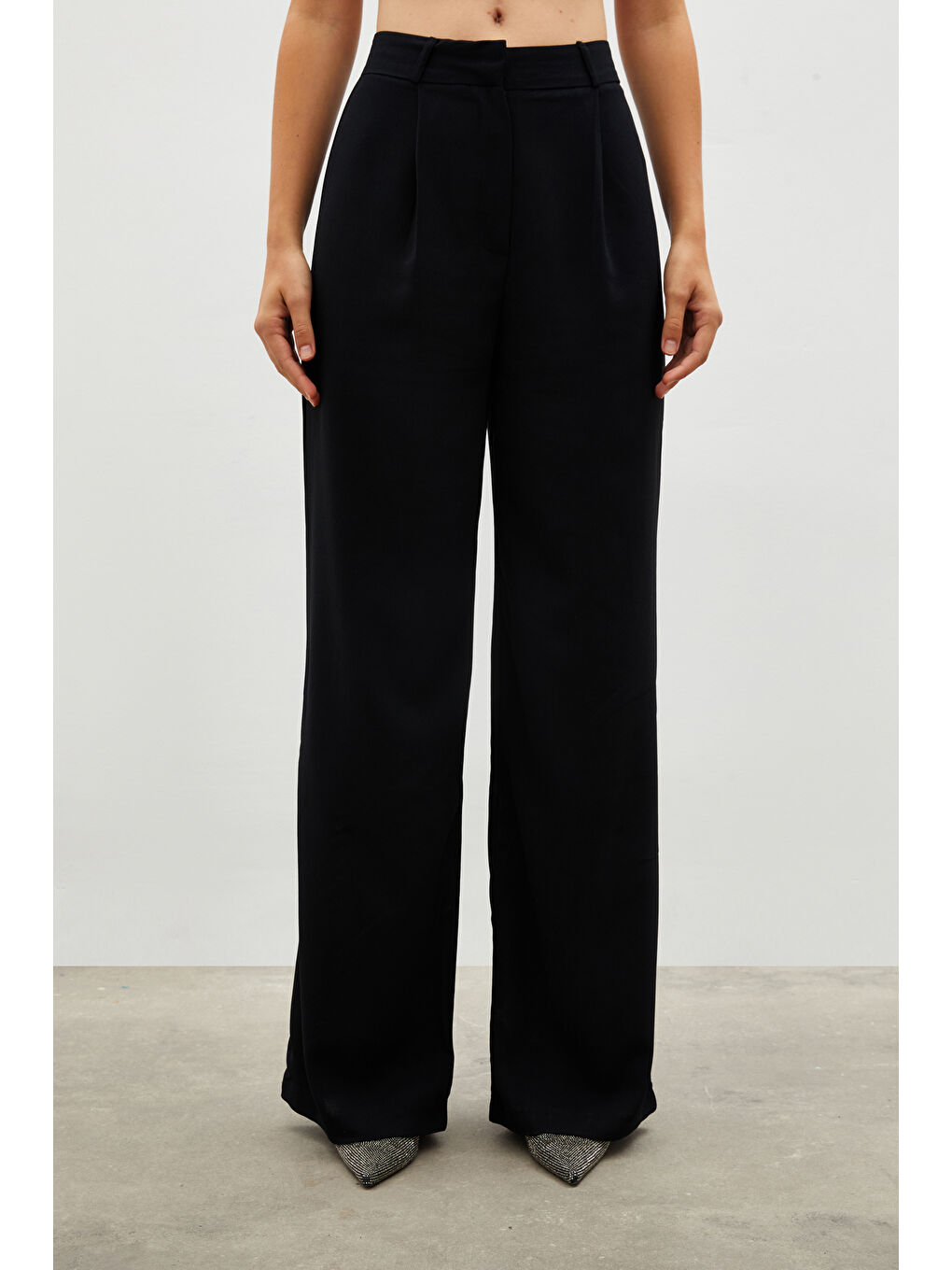 Pileli Krep Pantolon - Siyah-4