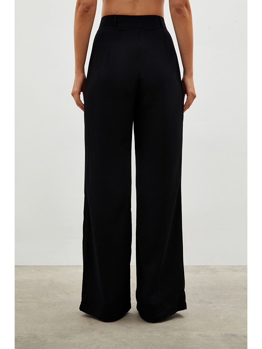 Pileli Krep Pantolon - Siyah-5