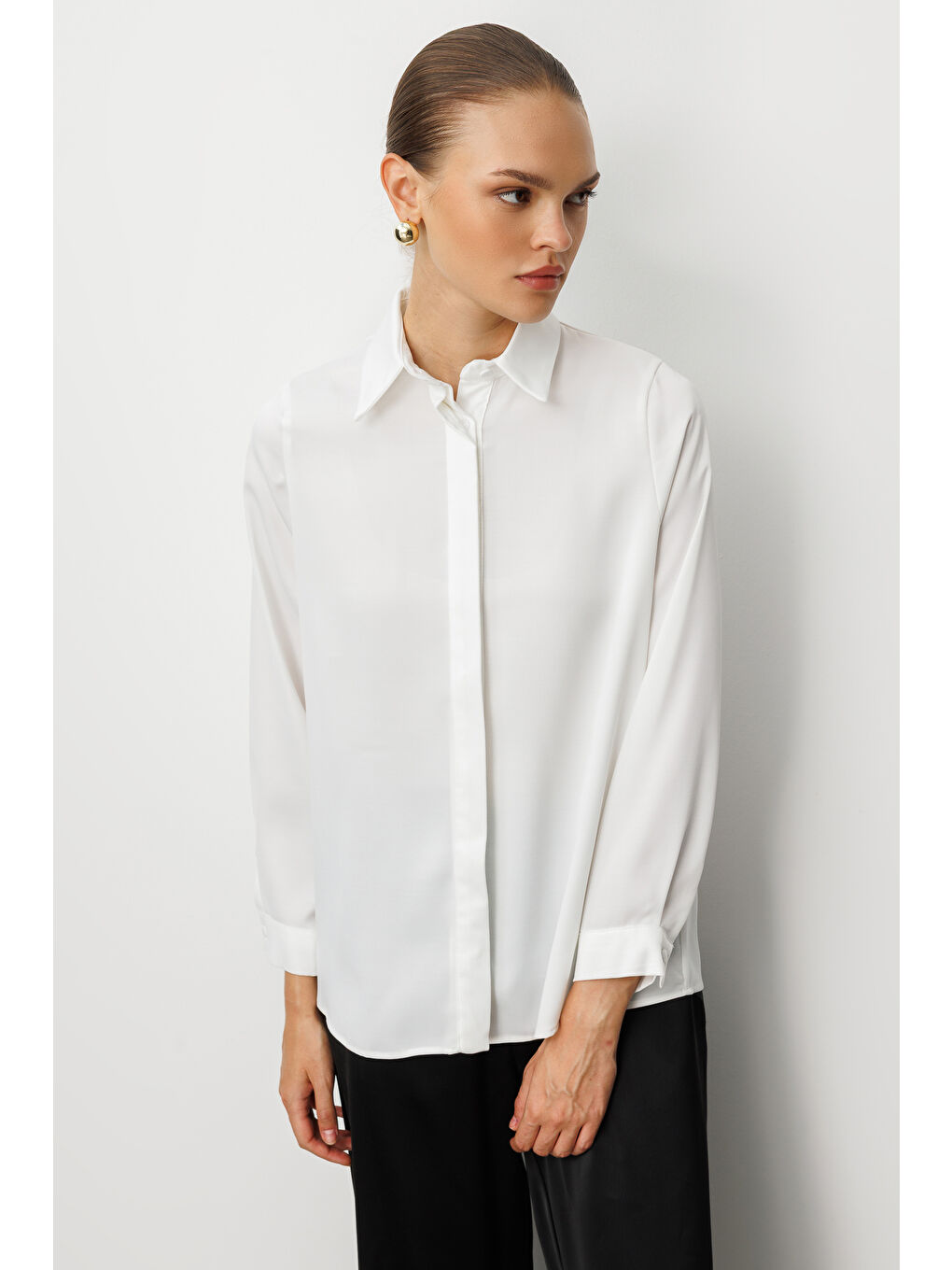 Klasik Ekru Saten Gömlek Bluz-1