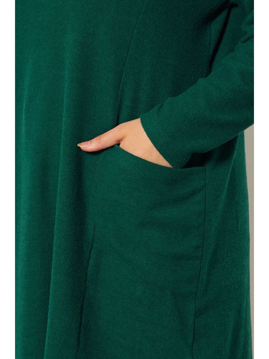 Yeşil Büyük Beden Bisiklet Yaka Uzun Kollu Cepli Pelüş Tunik 616455-3