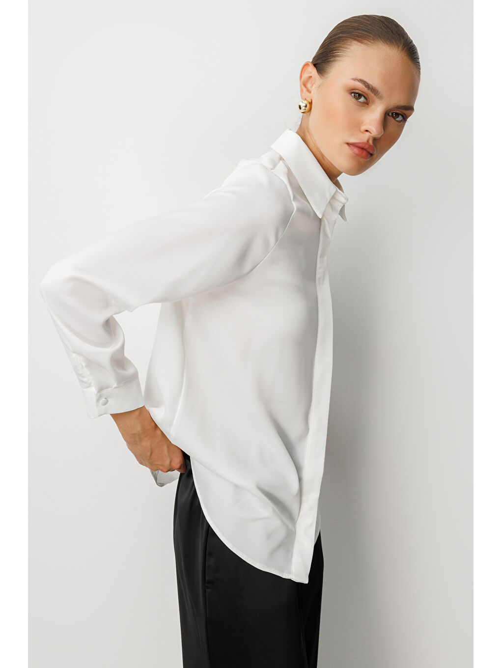 Klasik Ekru Saten Gömlek Bluz-2