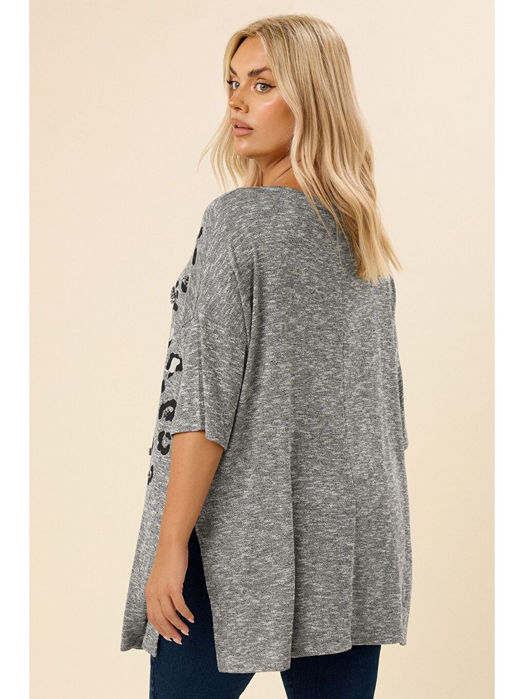 Gri Büyük Beden Bisiklet Yaka Yarım Kol Yanı Yırtmaçlı Boncuklu Tunik 304279-3