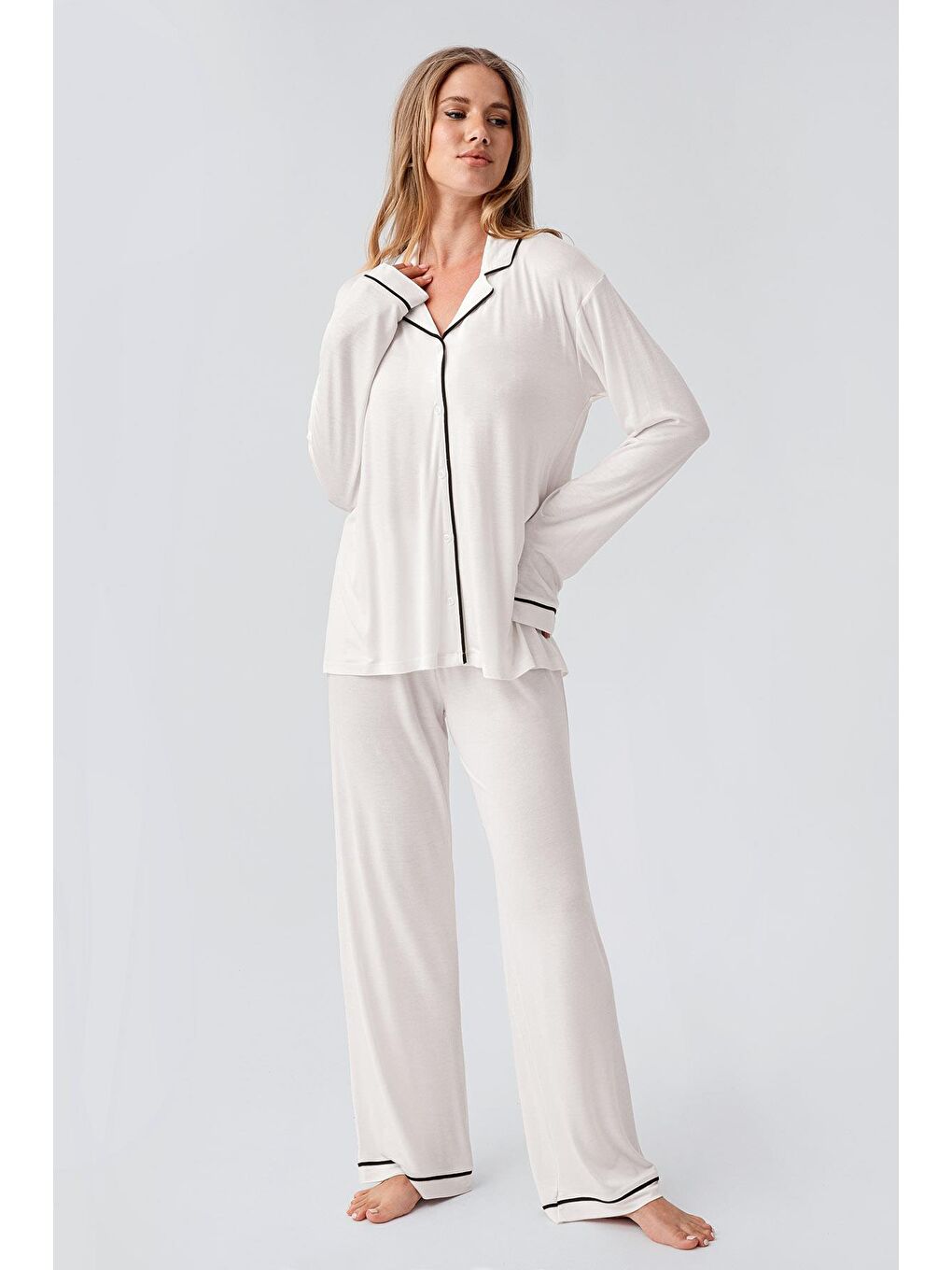 Ekru Uzun Kollu Düğmeli Esnek Viskoz Pijama Takım 18207