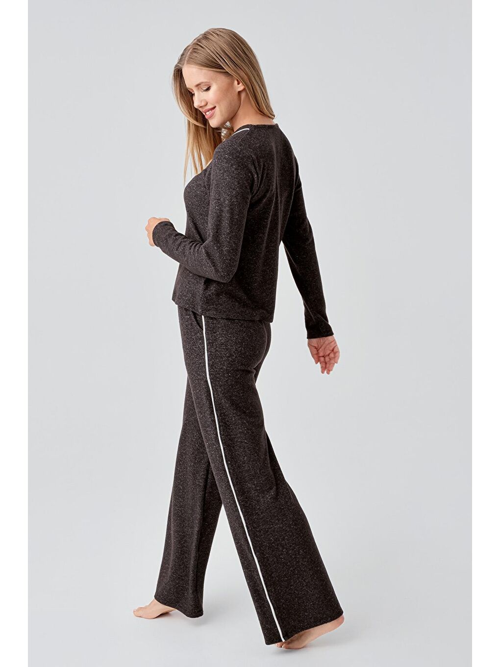 Kahverengi Uzun Kollu Düğmeli Esnek Yumuşak Dokulu Viskoz Pijama Takım 18205-2