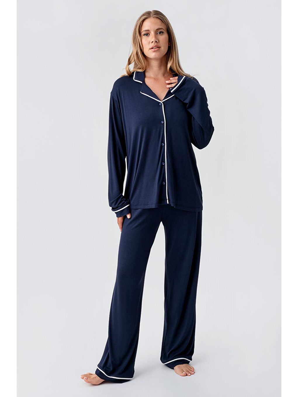 Lacivert Uzun Kollu Düğmeli Esnek Viskoz Pijama Takım 18207-1