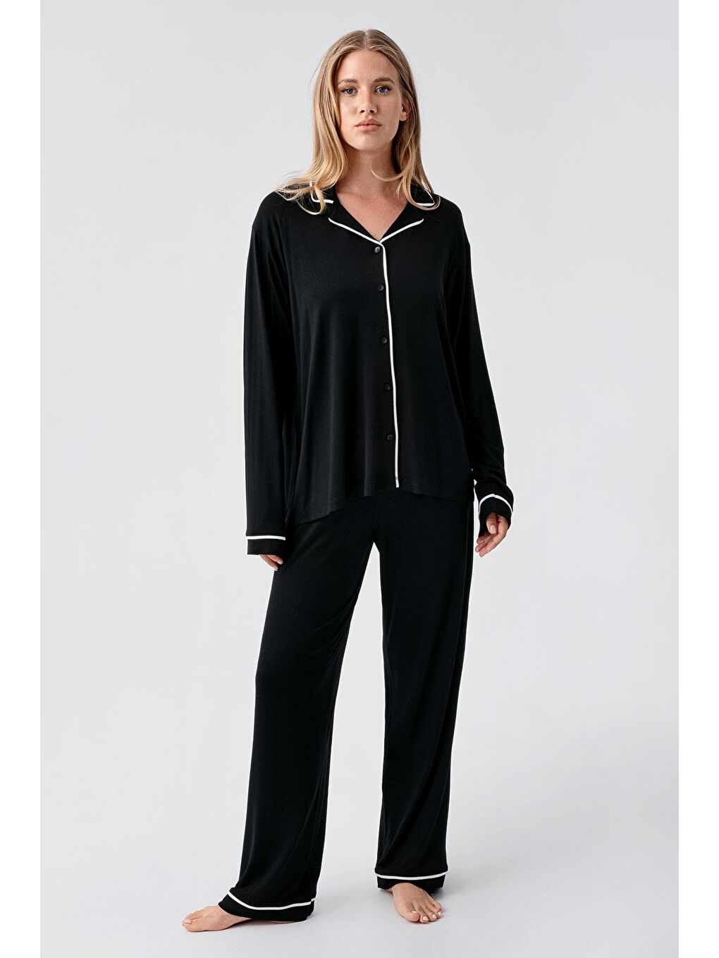 Siyah Uzun Kollu Düğmeli Esnek Viskoz Pijama Takım 18207