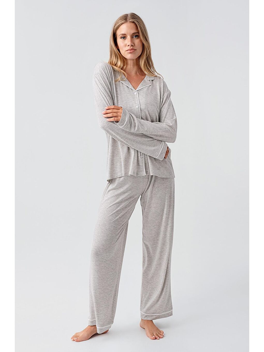 Gri Uzun Kollu Düğmeli Esnek Viskoz Pijama Takım 18207-1
