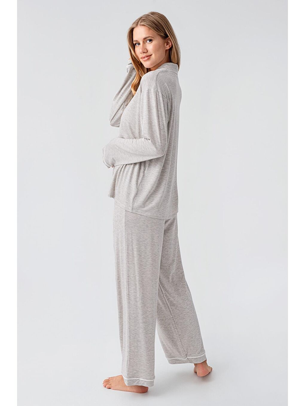 Gri Uzun Kollu Düğmeli Esnek Viskoz Pijama Takım 18207-2