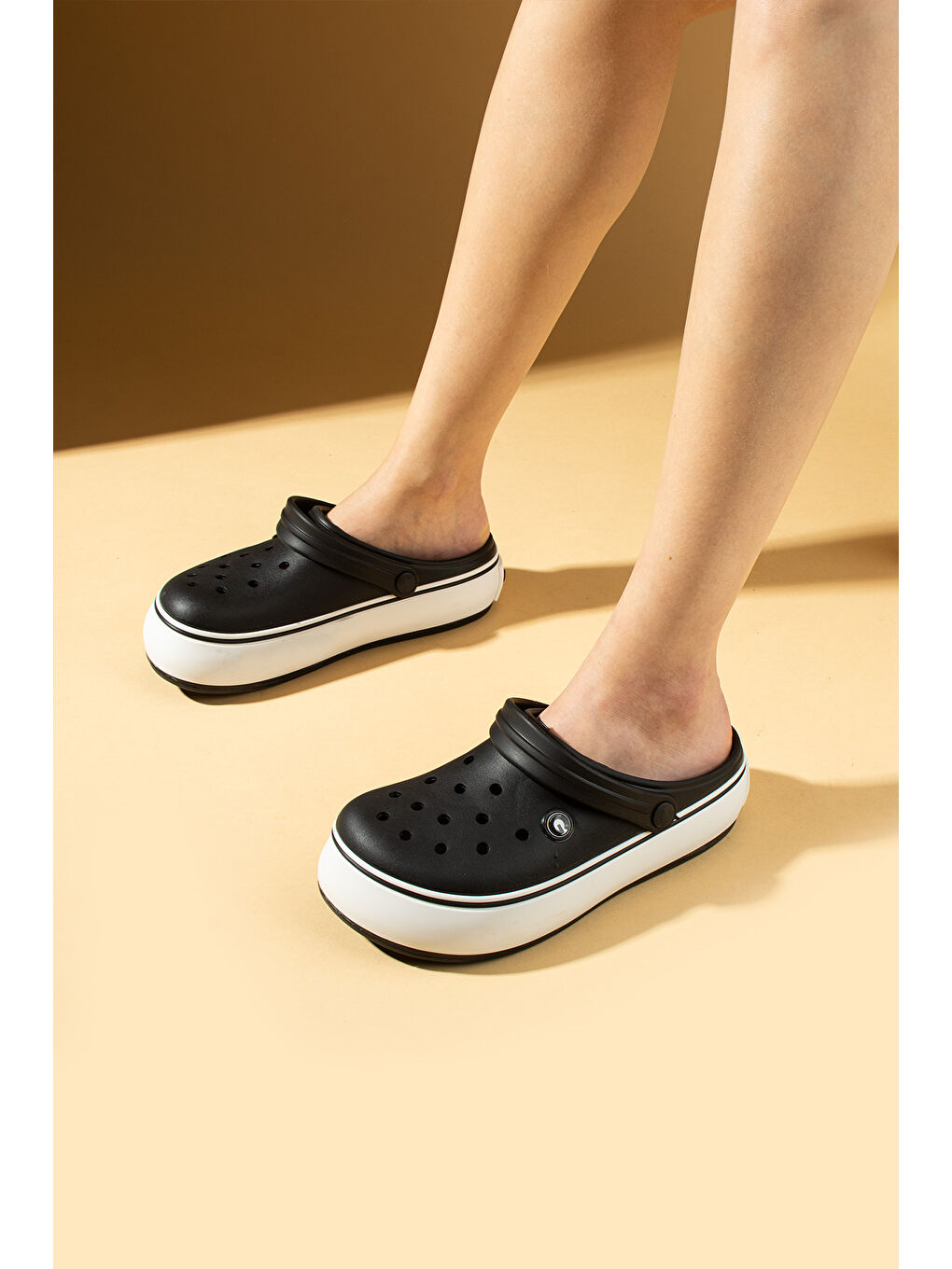 Siyah Beyaz Şeritli Yüksek Taban Comfort Eva Kadın Sandalet 011-812-25