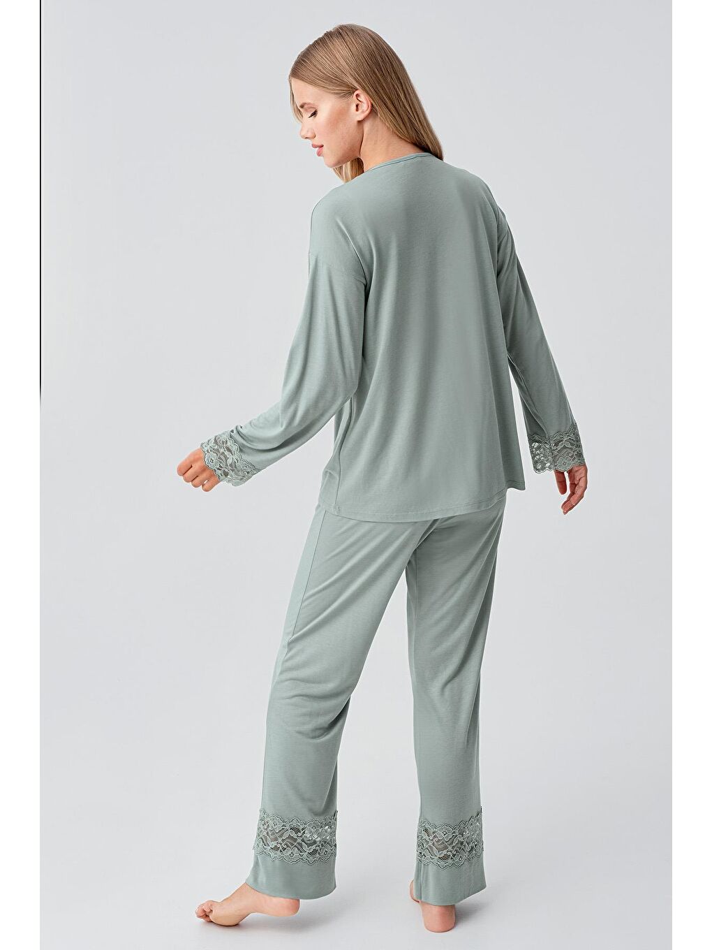 Yeşil Uzun Kollu Düğmeli Dantelli Esnek Viskoz Pijama Takım 18206-2