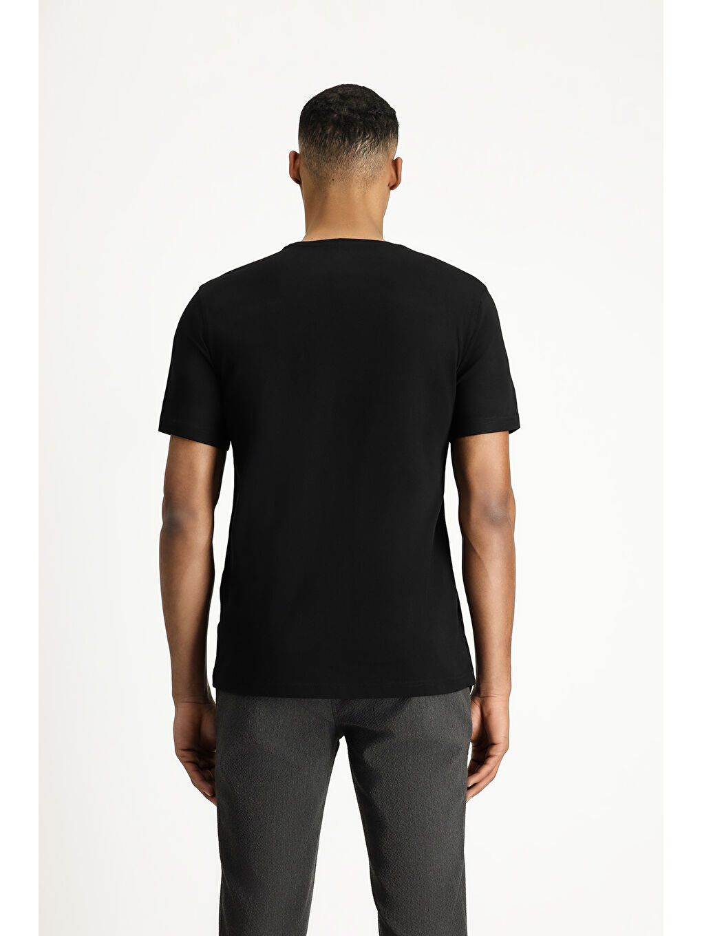 Siyah Bisiklet Yaka Slim Fit Dar Kesim Süprem Pamuklu Tişört-4