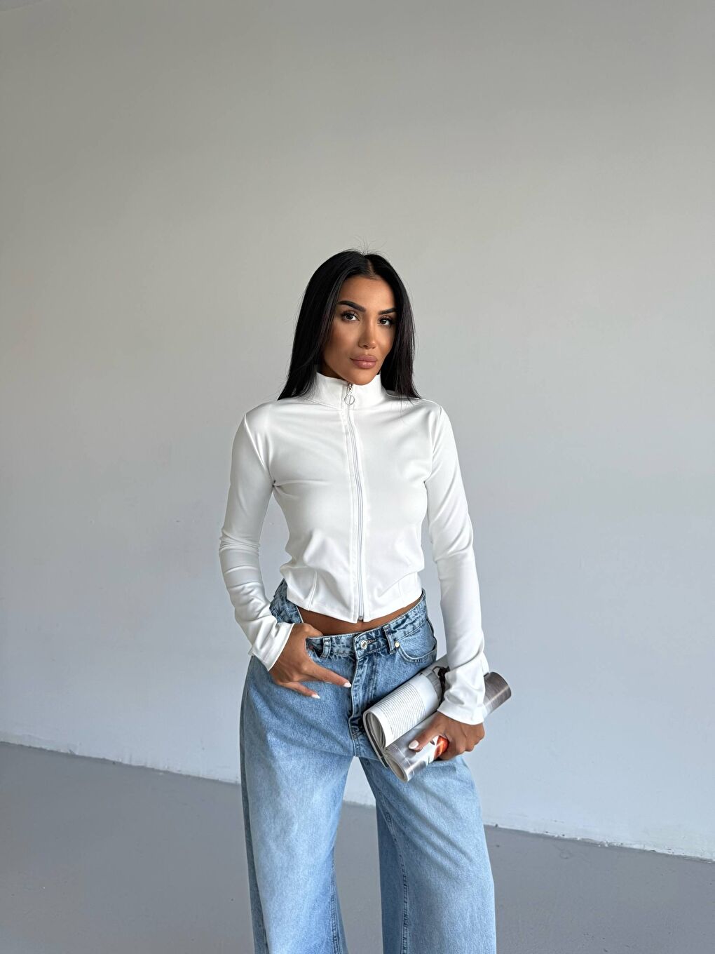 Fermuarlı Dalgıç Kumaş Beyaz Sweatshirt