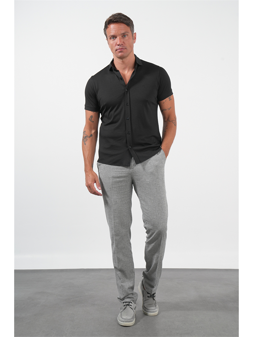 Siyah İtalyan Yaka Kısa Kol Cepsiz Slim Fit Pamuklu Gömlek 1004260158-1