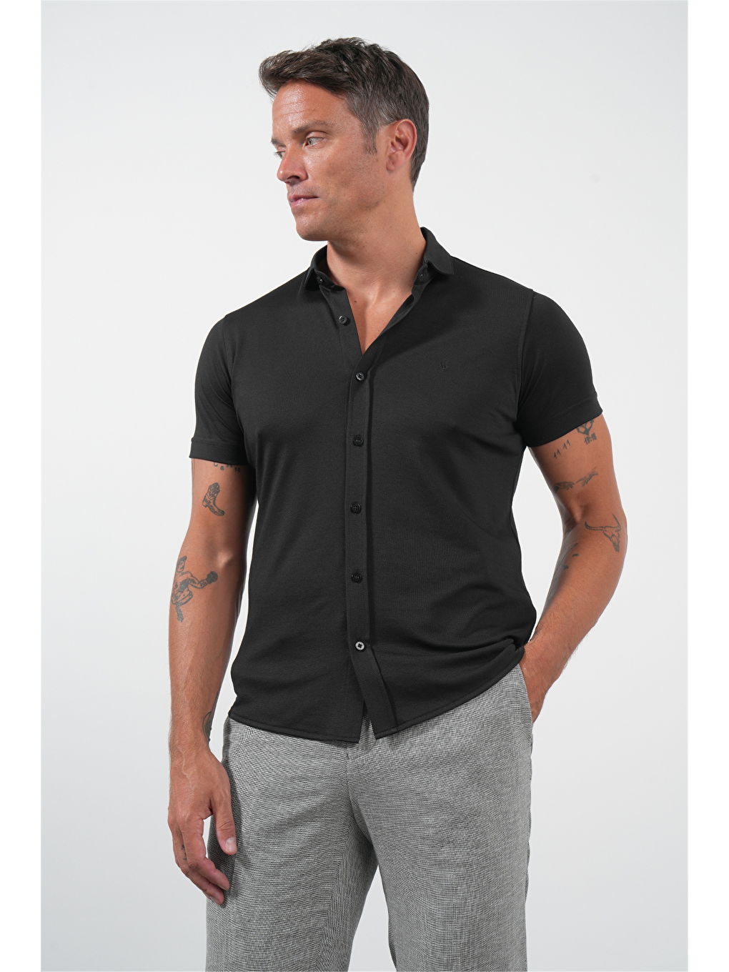 Siyah İtalyan Yaka Kısa Kol Cepsiz Slim Fit Pamuklu Gömlek 1004260158-2