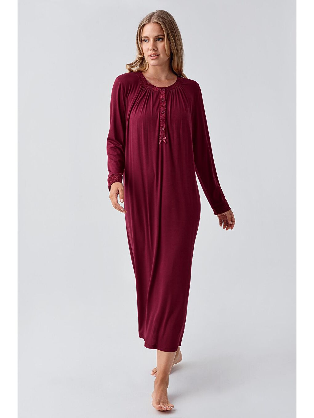 Bordo Uzun Kollu Düğmeli Esnek Viskoz Gecelik 18104-1