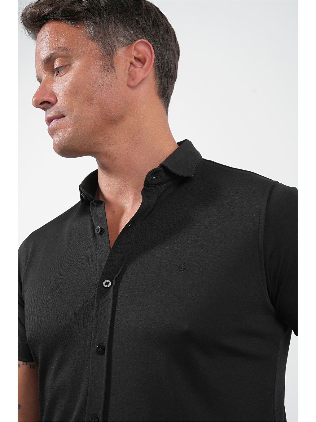 Siyah İtalyan Yaka Kısa Kol Cepsiz Slim Fit Pamuklu Gömlek 1004260158-3