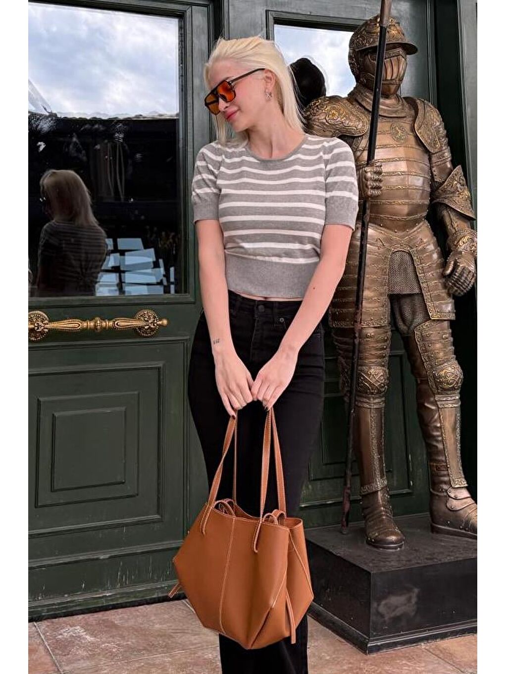 Gri Bisiklet Yaka Çizgili Kadın T-Shirt Mg2400