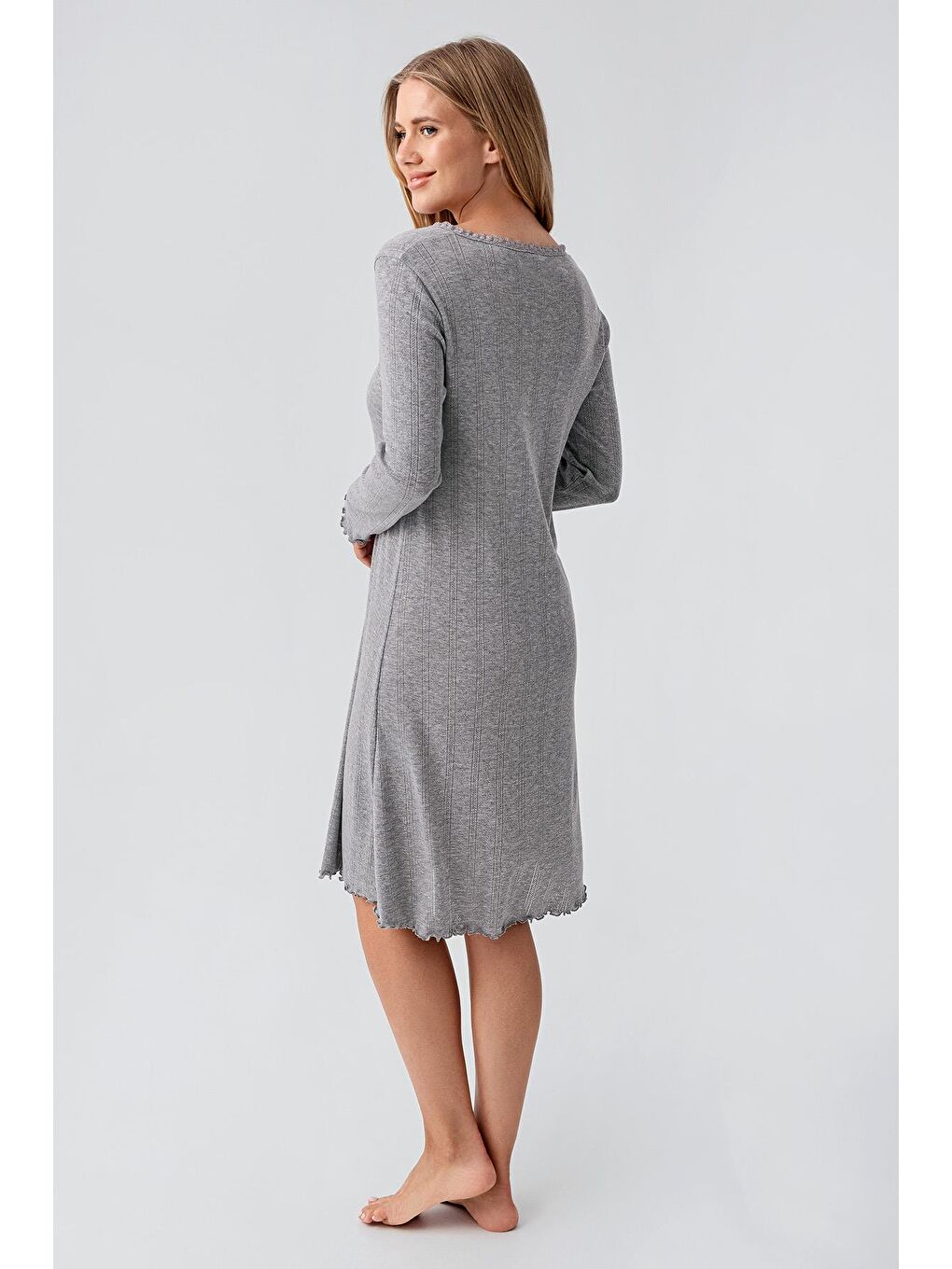 Gri Uzun Kollu Düğmeli Ajurlu Esnek Pamuklu Kısa Gecelik 18107-2