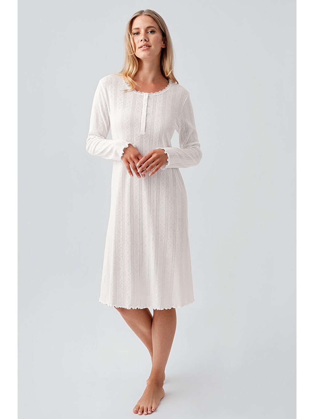 Ekru Uzun Kollu Düğmeli Ajurlu Esnek Pamuklu Kısa Gecelik 18107-1