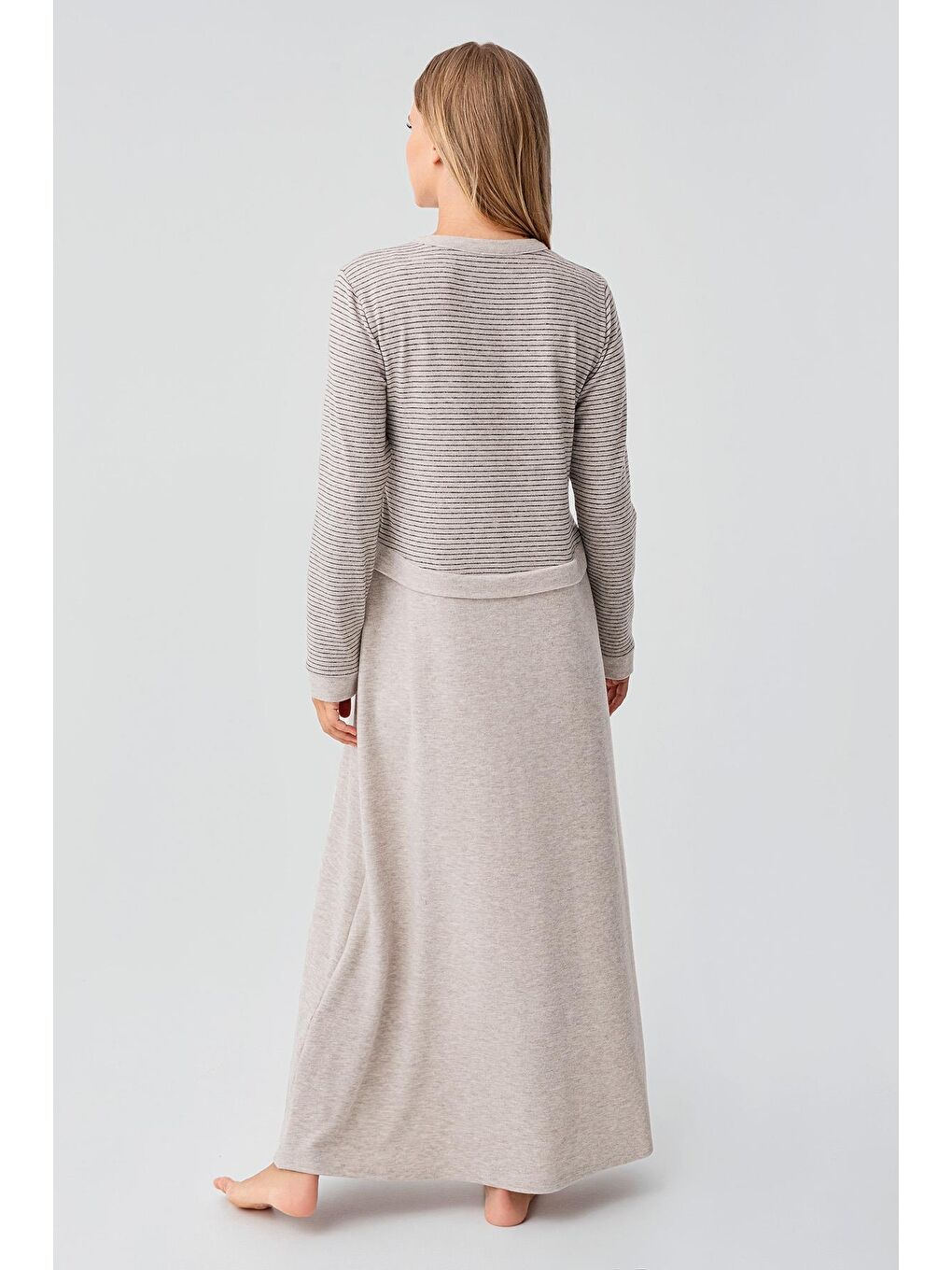 Bej Uzun Kollu Düğmeli Esnek Yumuşak Dokulu Viskoz Gecelik 18102-2