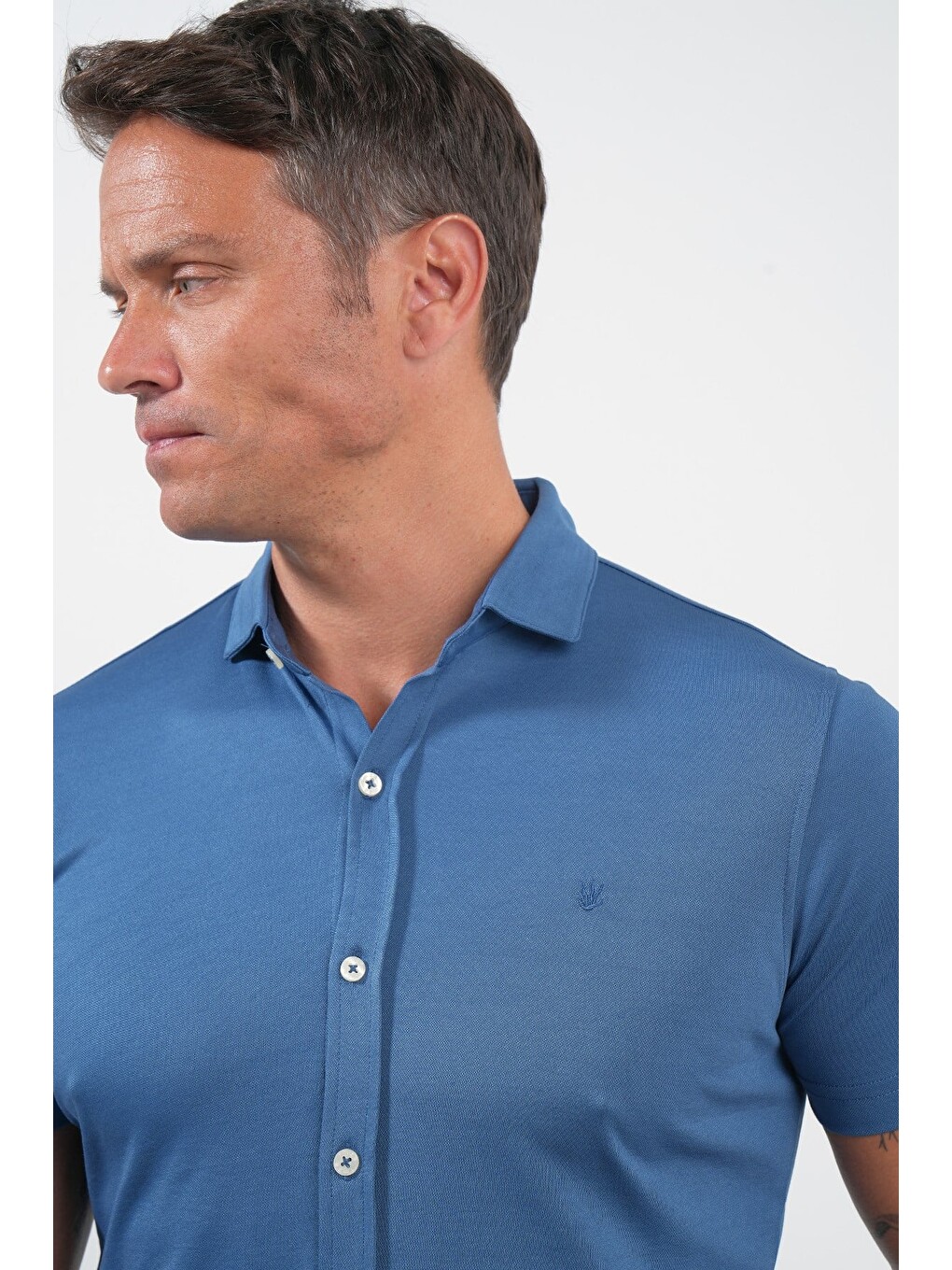 İndigo İtalyan Yaka Kısa Kol Cepsiz Slim Fit Pamuklu Gömlek 1004260158-3