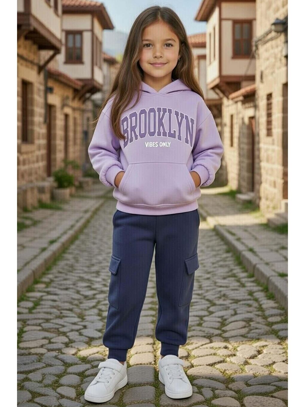 Kız Çocuk Göğsünde Brooklyn Yazı Baskılı ve Kanguru Cepli 3 İplik Lila Eşofman Takım-2