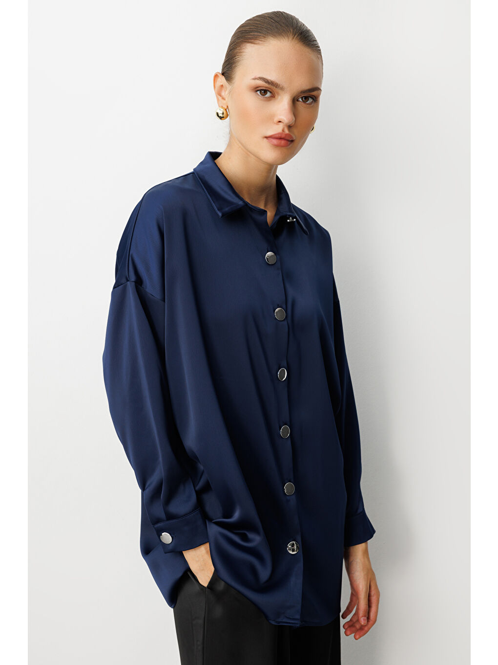 Metal Düğmeli Lacivert Saten Tunik Gömlek-1