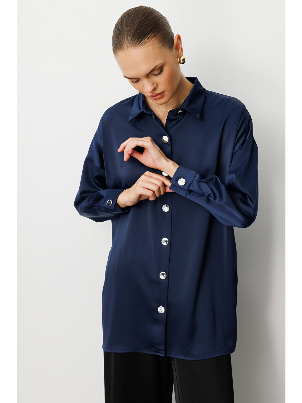 Metal Düğmeli Lacivert Saten Tunik Gömlek-2