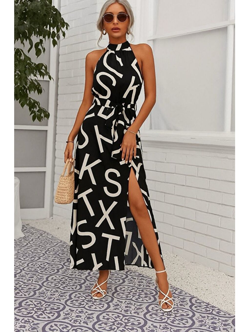 Pembe Kadın Omuzlardan Açık Halter Yakalı Yırtmaçlı çiçek Desenli Süprem Elbise